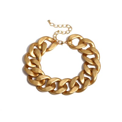 Chain-shaped thick necklace